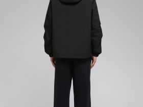 Анорак с капюшоном