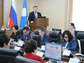 В парламенте Якутии обсудили проблемы и перспективы государственных и официальных языков