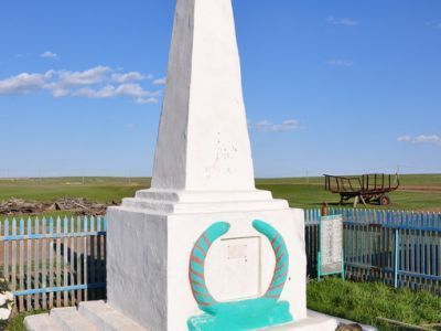 Братская могила советских воинов, погибших в период Сталинградской битвы