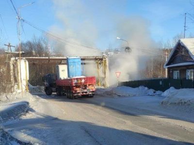 Водитель грузового автомобиля повредил теплотрассу в Алдане