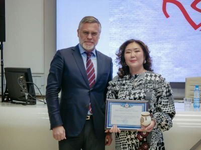 Председатель правительства Якутии вручил награды сотрудникам медиагруппы «Ситим»