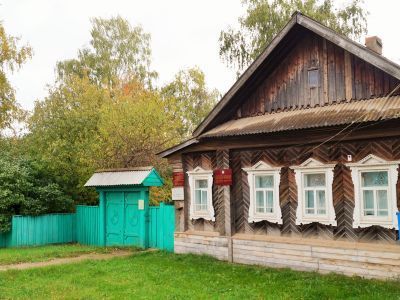 Дом, в котором жила и работала в 1969-1970 гг. удмуртская советская поэтесса Ашальчи Оки (Лина Григорьевна Векшина). (1898-1973 гг.)