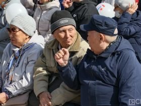 Фоторепортаж: трудовые династии и заслуженных работников Якутии чествовали 1 мая