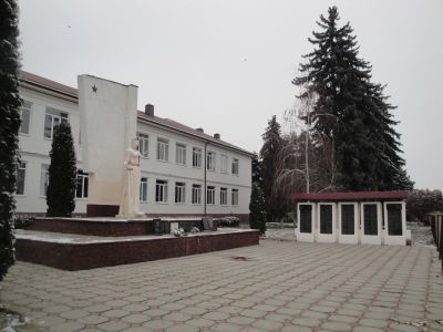 Памятник погибшим воинам в 1941-1945 гг., погибшим односельчанам в боях за Аргудан