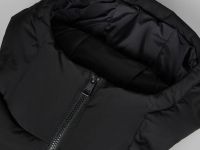 Утепленное пальто с капюшоном