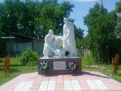 Братская могила 5 партизан, погибших в 1941-1943 гг. в боях с немецко-фашистскими захватчиками