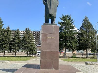 Памятник В.И.Ленину