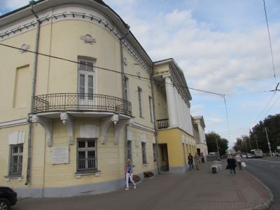 Дом Дворянского собрания и гимназия