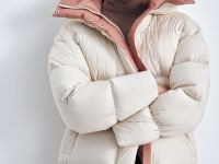 Стеганый пуховик с воротником-стойкой