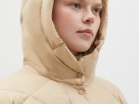 Стеганое пуховое пальто с поясом