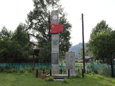 Памятник воинам-землякам, погибшим на фронтах Великой Отечественной войны