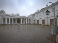 Выставочные залы Конюшенного корпуса Центрального парка культуры и отдыха им. С. М. Кирова