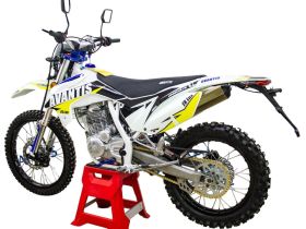 Мотоцикл кроссовый эндуро AVANTIS FX 250 Lux (172FMM, Возд.охл.) ПТС