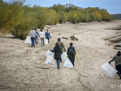 Участники акции «Чистые берега» навели порядок на острове Малый Хатыстах в Якутске