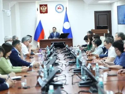 Глава Якутии встретился с руководством Госсобрания республики
