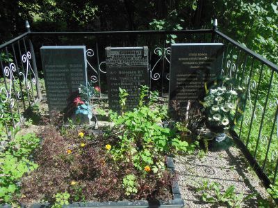 Братская могила воинов Советской Армии, погибших в 1944 г.