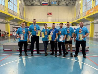 Железнодорожники победили на чемпионате Алданского района по жиму штанги лежа