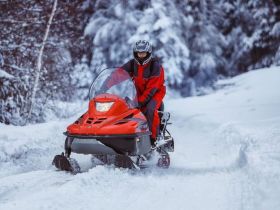 Снегоход РУССКАЯ МЕХАНИКА Тайга Варяг 550V