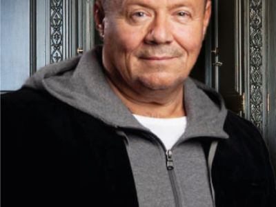 Третий - лишний ?