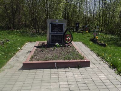 Братская могила 8-ми девушек-минеров