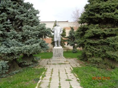 Памятник В.И.Ленину