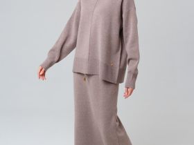 Комплект трикотажный для женщин: джемпер, юбка