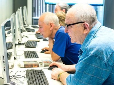 Минтруд предложил платить стипендию ищущим работу россиянам старше 50 лет