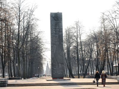 Обелиск в честь 30-летия Победы в Великой Отечественной войне 1941-1945 гг.