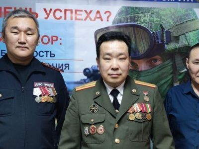 В Томпонском районе Якутии двум участникам боевых действий вручили медали