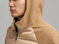 Стеганая куртка с наполнителем из натурального пух