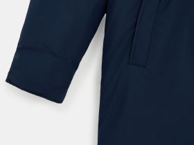 Пуховое полупальто с капюшоном и воротником-стойкой