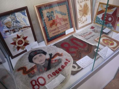 Выставку ручных изделий к 80-летию Победы открыли в Якутске