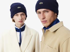 Шерстяная шапка Lacoste унисекс в рубчик