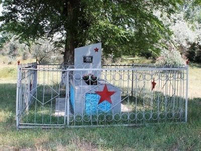 Братская могила партизан