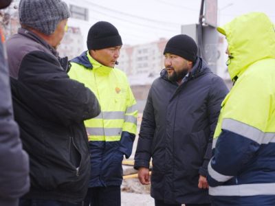 Мэр проверил капитальный ремонт улицы Ойунского в Якутске