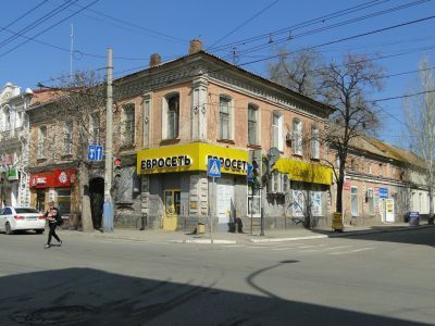 Дом жилой с торговыми складами Смирнова