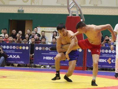 Абсолютные чемпионы турнира по хапсагаю в Томпонском районе Якутии получат по 100 тысяч рублей