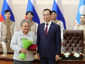 Госнаграды вручили якутянам в преддверии Дня республики