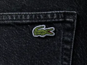 Женские прямые джинсы Lacoste