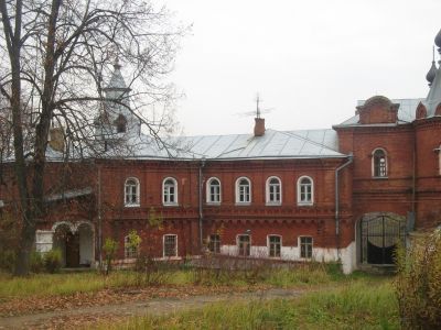 Корпус старца Алексия с кельями