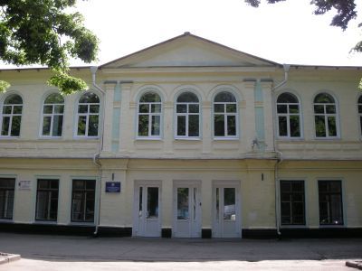 Ольгинская женская гимназия, в которой учились О. Форш, Р. Иванова, В. Косенко и др.