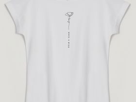 Футболка с круглым вырезом