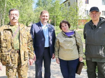 Катамаран уходит по Вилюю