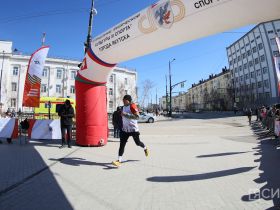 В Якутске состоялся забег наследников Победы «Помним! Гордимся! Благодарим!»