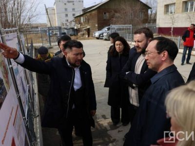 Помощнику президента РФ Максиму Орешкину представили план реновации 2, 4 и 17 кварталов Якутска