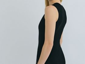 Вязаное платье с расклёшенной юбкой, Черный