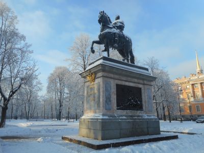 Памятник императору Петру I