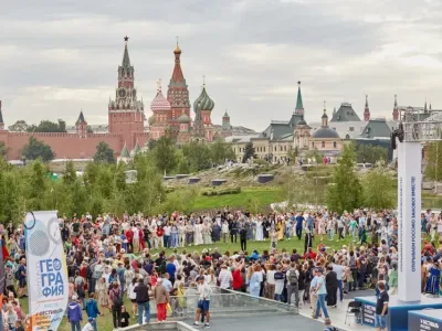 Более тысячи человек станцевали осуохай в честь 100-летия ЯАССР в Москве