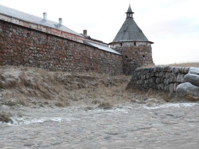 Северный крепостной ров