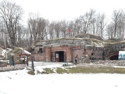 Форт № 5, при взятии которого в апреле 1945 г. отличились и были удостоены звания Героя Советского Союза 15 воинов 43 армии 3 Белорусского фронта